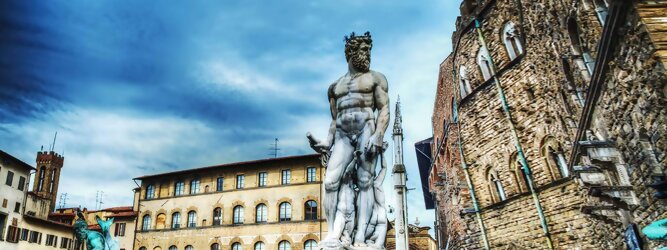Trip Florenz Stadt Urlaub Florenz - Der bekannteste und größte Platz in Florenz, Piazza della Signoria, lockt nicht nur mit den direkt an ihn angrenzenden Sehenswürdigkeiten wie dem Palazzo Vecchio.